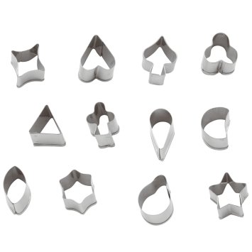 SET TAGLIAPASTA INOX SAGOME CM.10 H.2 PZ.12