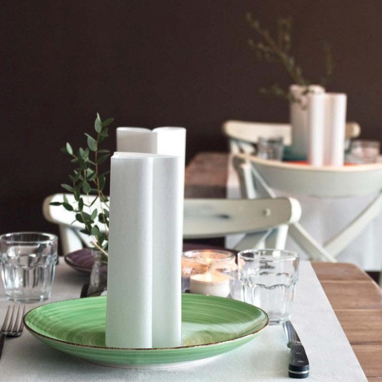 Tovaglia monouso plus carta secco cm.100x100 bianco pz.25